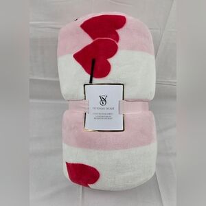 Victoria's Secret Cozy Plush Blanket Pink 60x50" New